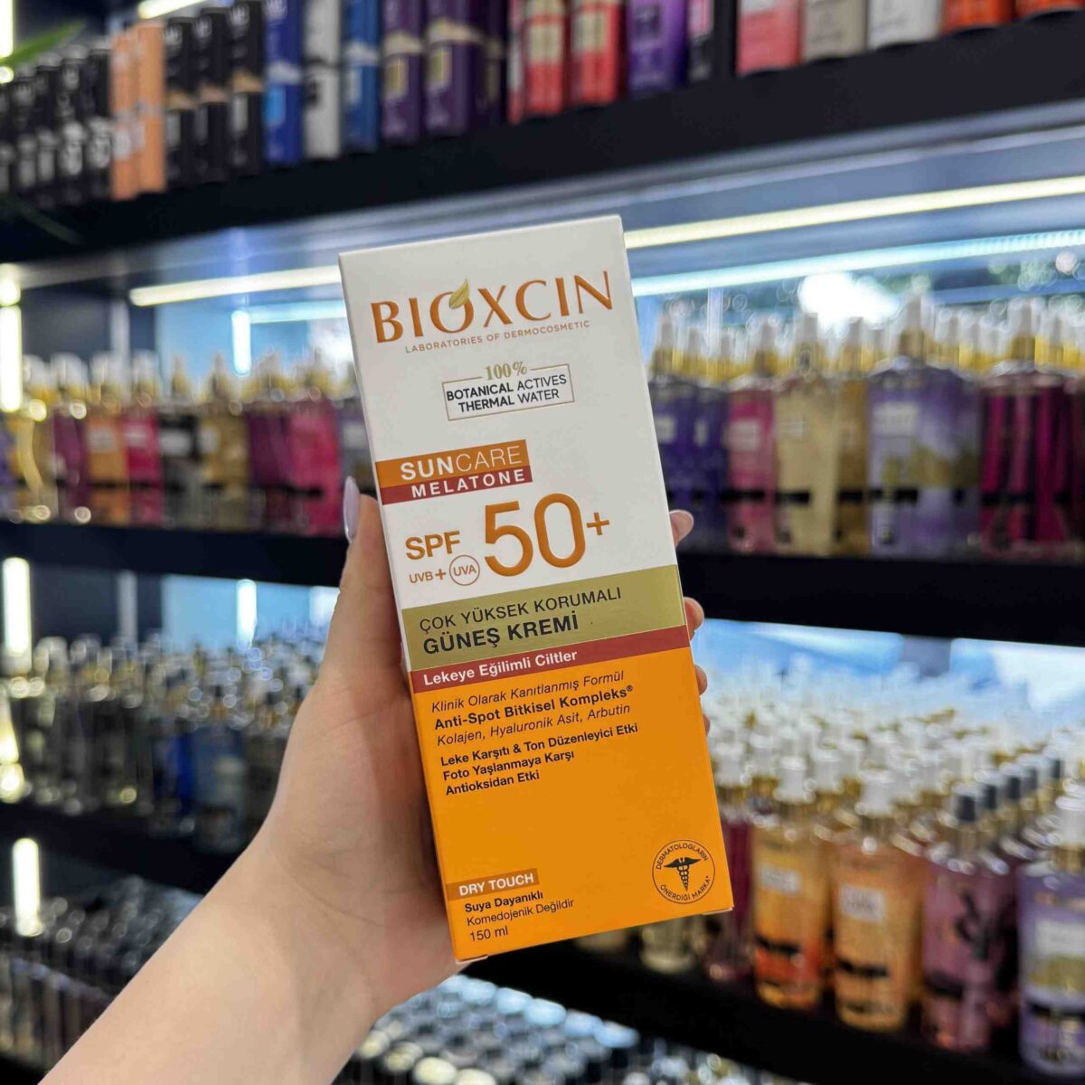 ضد آفتاب بی رنگ spf ۵۰ بیوکسین BIOXCIN میل ۱۵۰ - گالری دلربا
