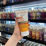 ضد آفتاب بی رنگ spf ۵۰ بیوکسین BIOXCIN میل ۱۵۰ - گالری دلربا