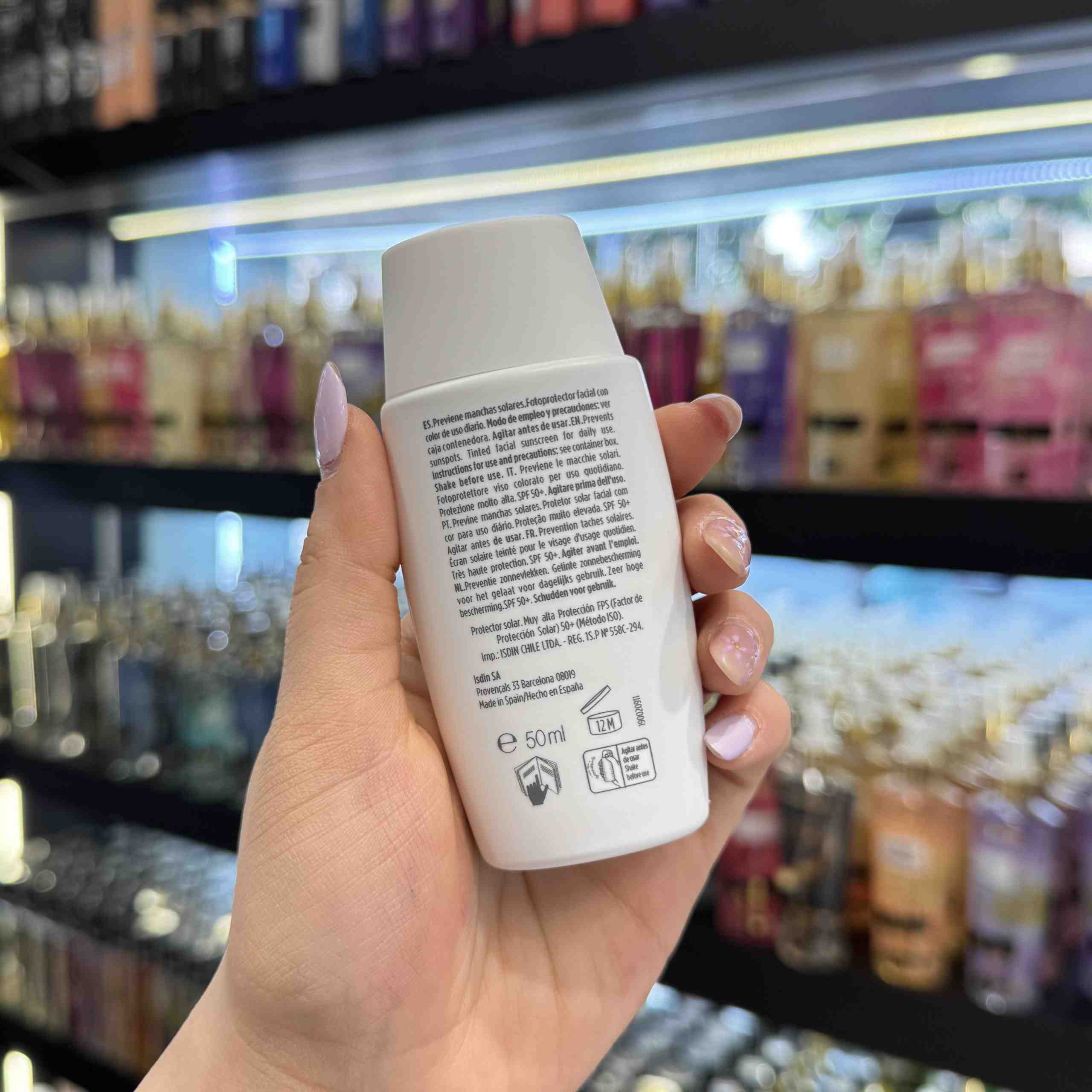 ضدآفتاب رنگی ایزدین spf+50 برند ISIDIN - گالری دلربا