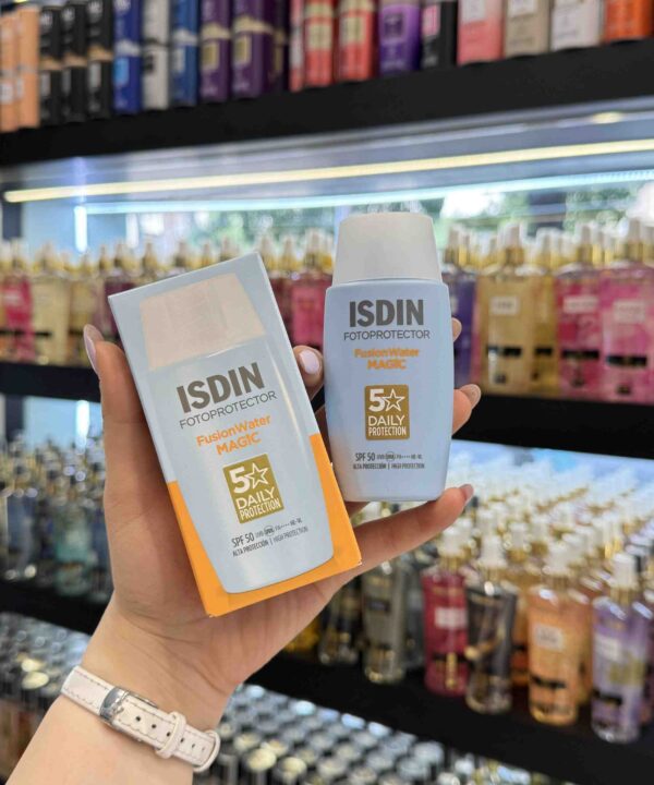 ضدآفتاب بی رنگ ایزدین Spf+50 مدل فیوژن واتر ISIDIN - گالری دلربا